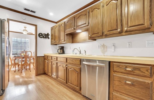 Vernon House | Oaklawn Retreat -4BR -Sleeps 8