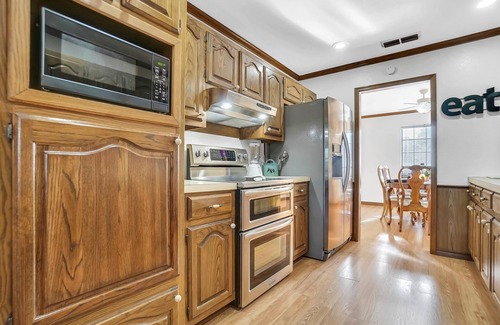Vernon House | Oaklawn Retreat -4BR -Sleeps 8