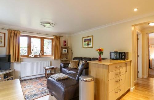 Layer Marney Apartment | Oakleaves