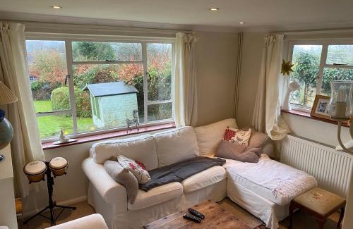 Lodsworth Bed & Breakfast | Oakleaves