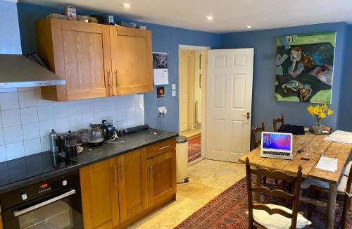 Lodsworth Bed & Breakfast | Oakleaves