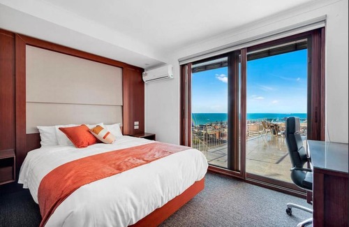 Burnie House | Oakleigh Guest house with Ocean Views - Room 6