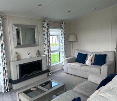 Allerthorpe Apartment | Oakmont 4 - Lodge with Hot Tub