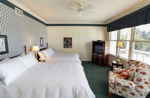 Plum Bed & Breakfast | Oakmont Inn