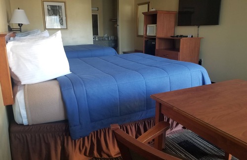 Oakridge Hotel | OAKRIDGE INN & SUITES