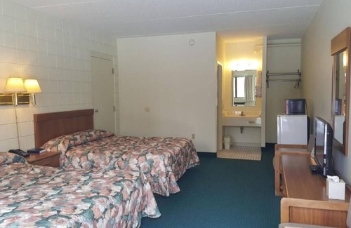 Newaygo Hotel | Oakridge Motel