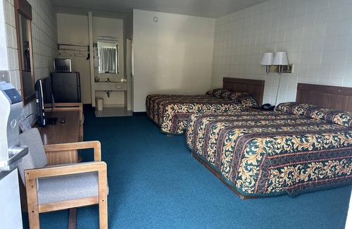 Newaygo Hotel | Oakridge Motel