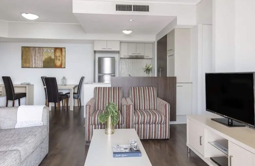 Brisbane Apartment | Oaks Brisbane Aurora Suites
