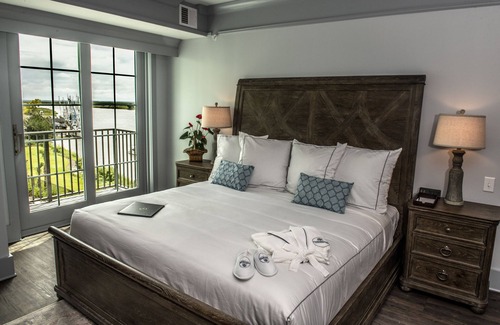 Darien Hotel | Oaks on the River