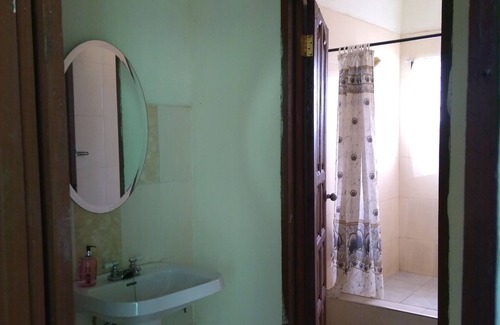 Pepease House | Oaks: Private Room 3