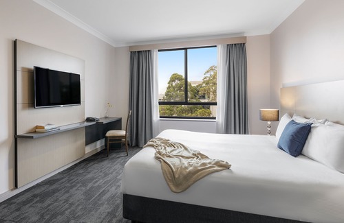 North Ryde Hotel | Oaks Sydney North Ryde Suites