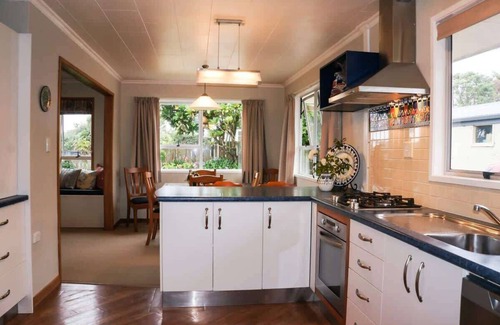 Oakura Villa | Oakura Beach Retreat with Deck