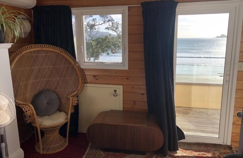 Oakura House | Oakura Bay Absolute-Beachfront Holiday Home