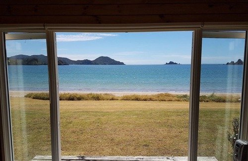 Oakura House | Oakura Bay Absolute-Beachfront Holiday Home