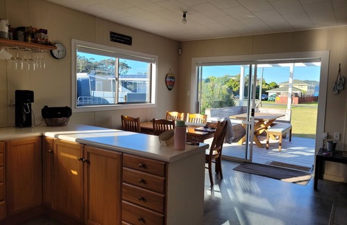 Oakura House | Oakura Family Bach, lots of room, one back from beach