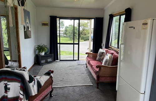 Kaitake Apartment | Oakura, Taranaki accommodation for two on Ahu Ahu Road, close to beach & village