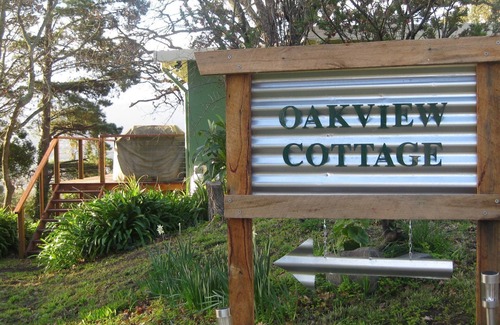 Healesville Cottage | Oakview Cottage in Healesville