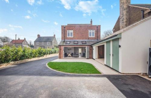 Cuckney House | Oakview Holiday Home