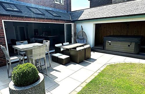 Cuckney House | Oakview Holiday Home