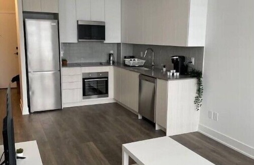 Oakville Apartment | Oakville condo 1 bedroom + Denn