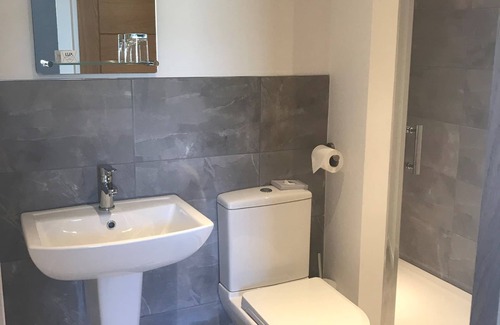 Chorlton-by-Backford Hotel | Oakwood Farm Mews