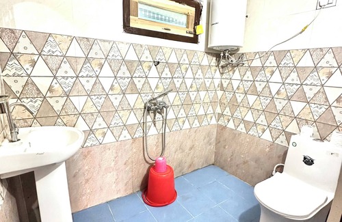 Kharsali Hotel | Oakwood Homestay