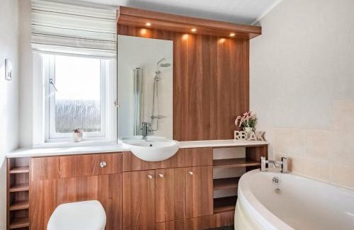 Lochwinnoch House | Oakwood Lodge