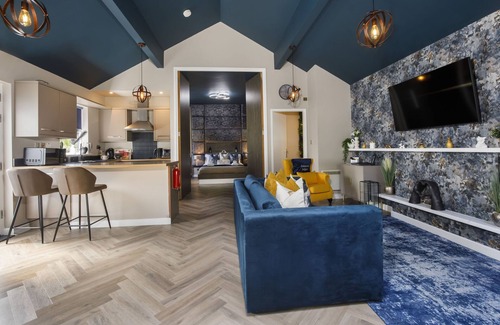 Selby Cottage | Oakwood Lodge with hot tub
