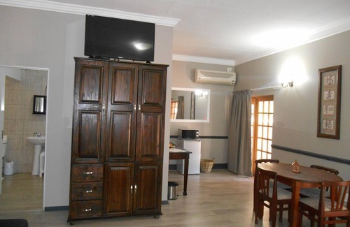 Westdene Hotel | Oakwood Lodge