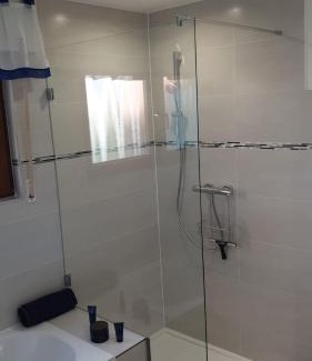 Lohmar House | Oase der Ruhe: Haus mit Garten