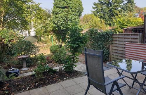 Lohmar House | Oase der Ruhe: Haus mit Garten