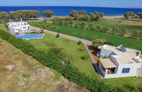 Tavronitis Villa | Oasea