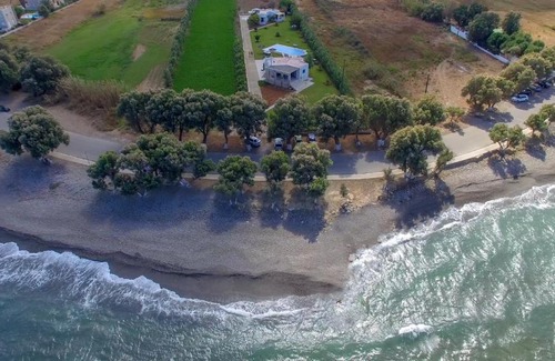 Tavronitis Villa | Oasea