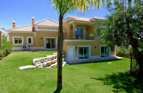 Sesmarias Villa | Oasis 6 Luxury Villa 500m to the beach