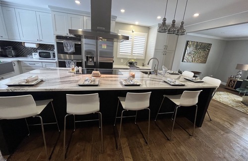 Halton Regional Municipality House | Oasis Ambiance Luxury Cottage Feel Huge Salt Heated Pool Sauna Cabana FirepitBBQ