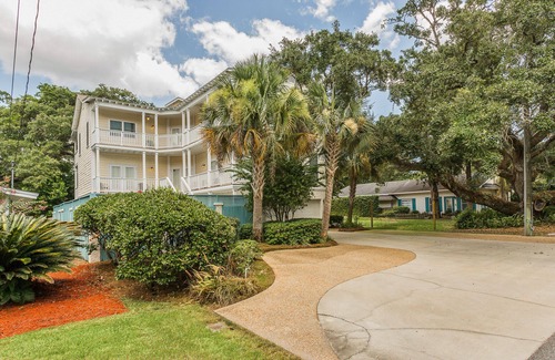 East Beach House | Oasis at East Beach - 4 bed/5 bath - Private Pool - Fabulous East Beach home