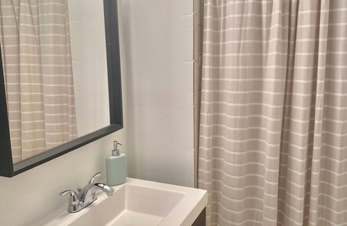 Royal Poinciana Hotel | Oasis at Hollywood - Sleeps 2- Unit 2. studio