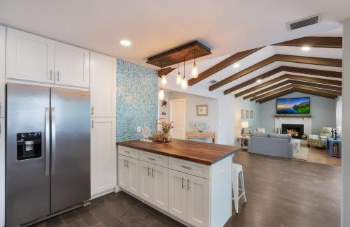 West Bradenton Villa | Oasis backyard with hot tub 4/2 close to the beach