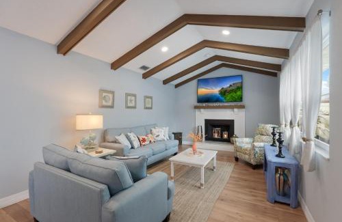 West Bradenton Villa | Oasis backyard with hot tub 4/2 close to the beach