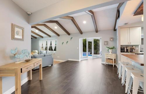 West Bradenton Villa | Oasis backyard with hot tub 4/2 close to the beach