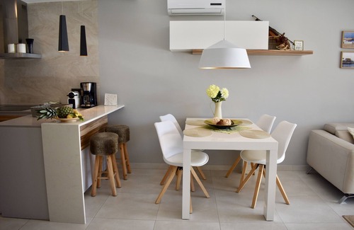 Los Altos Apartment | Oasis Beach VII, Beautiful South-facing holiday home for up to 5 people.
