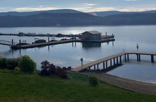 Central Okanagan Condo | Oasis Beachfront Condo