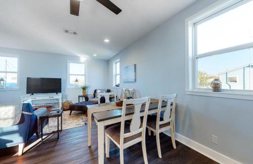 Galveston House | Oasis by the Bay