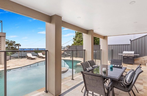 Corlette Apartment | Oasis by the pool at Corlette