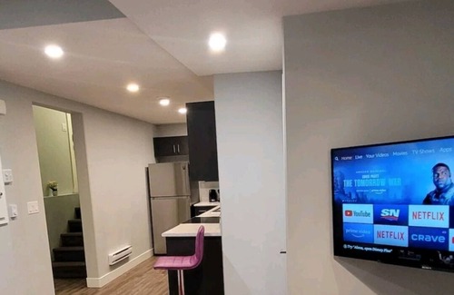 Saskatoon House | OASIS COZY SUITE