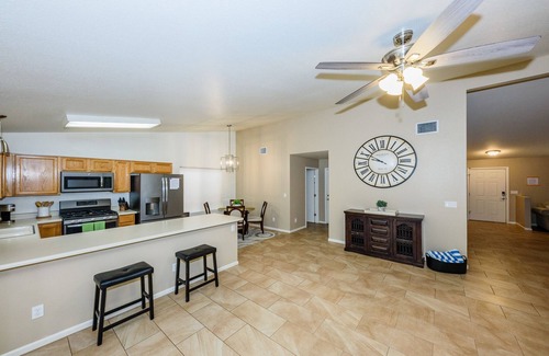 Rita Ranch House | Oasis de Saguaro 3-Bedroom home with pool