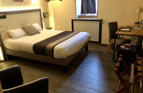 Villaines-la-Juhel Hotel | Oasis