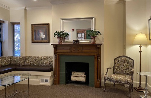 Fenway–Kenmore House | Oasis Guest House