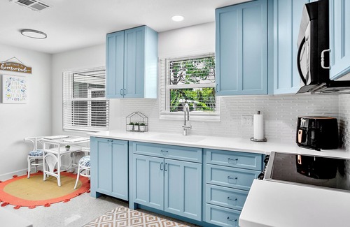Vero Beach South House | Oasis: Hot tub, fire pit, mini golf, fun!