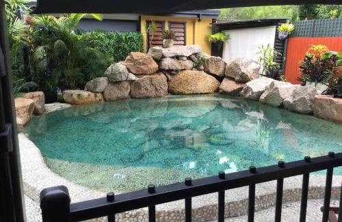 Whitfield House | Oasis, in leafy Whitfield.